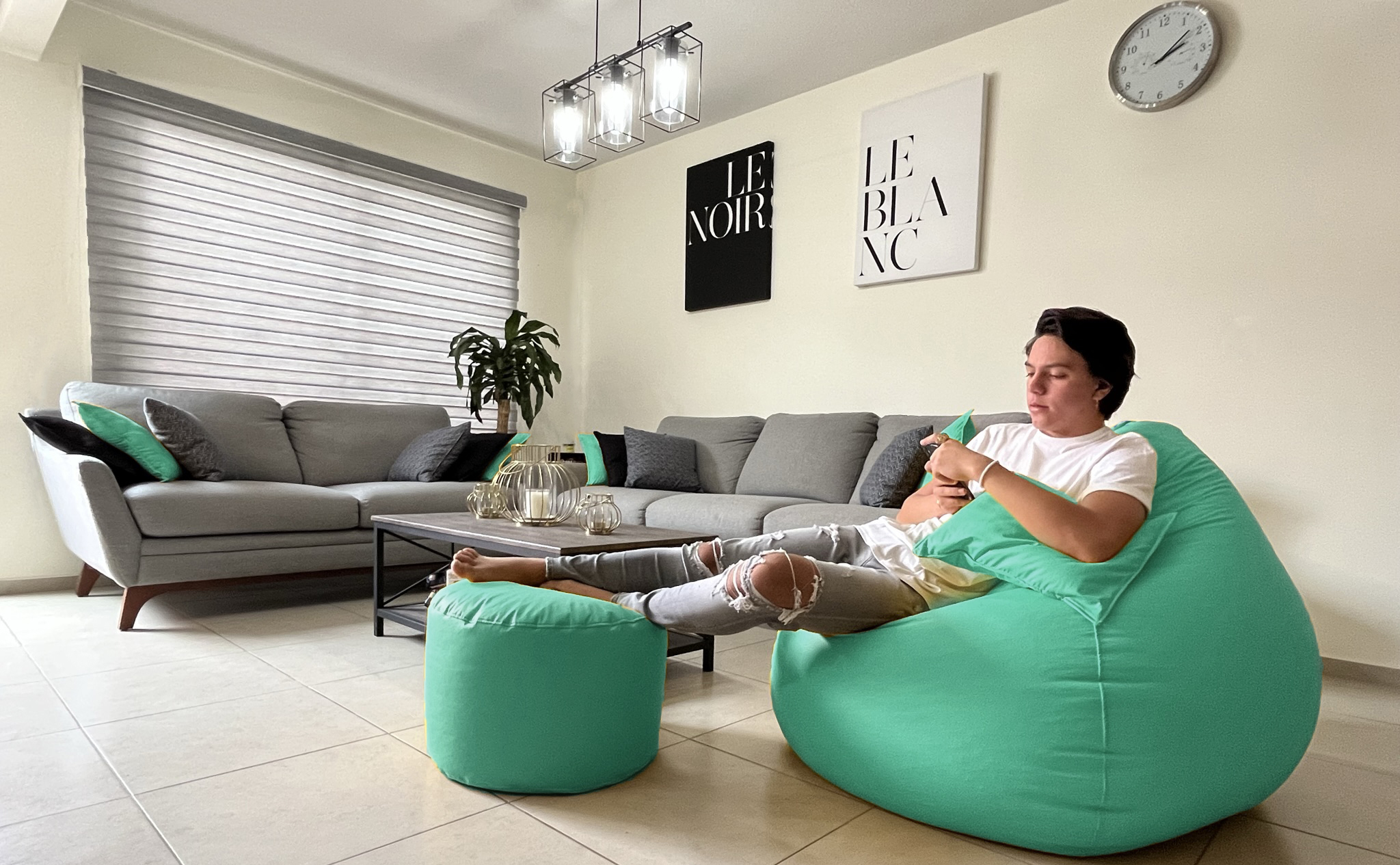 ComboPuff, Incluye Sillon Puff Pera Gigante + Puff Cilindro descansapies + Cojin decorativo.