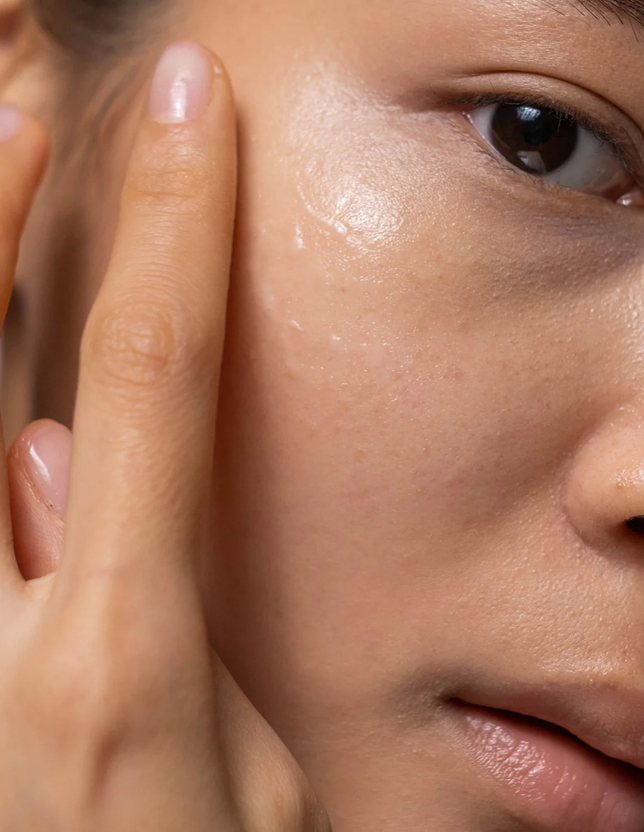 Kit Edad Protector Solar FPS50+ Suero Nutritivo + Suero Contorno de Ojos 