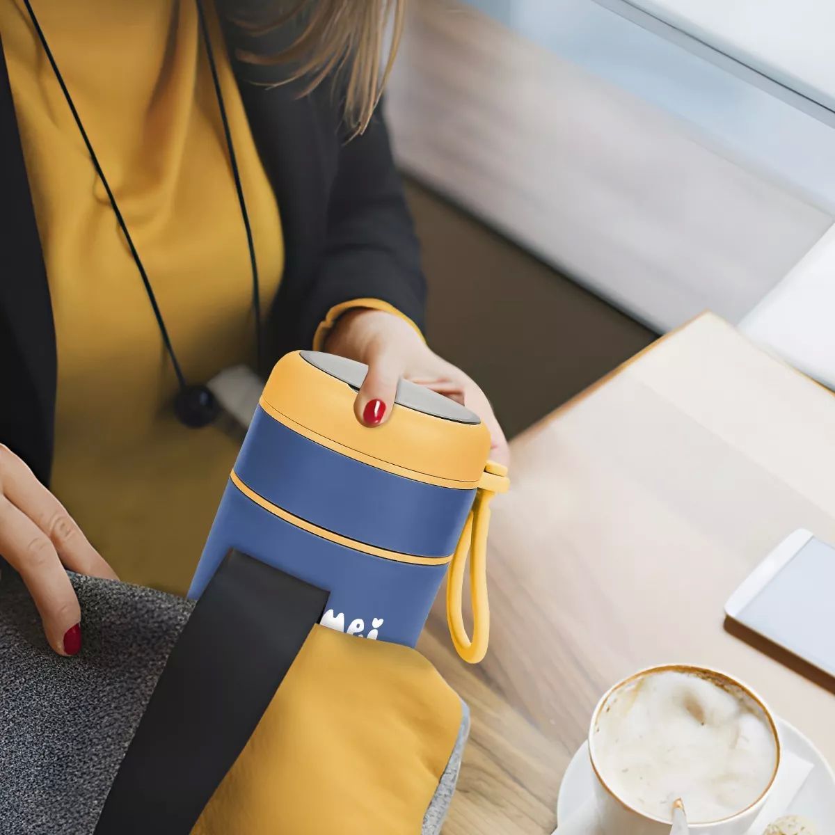 Lonchera Termica Acero Inoxidable De 710ml Incluye Cuchara color AZUL.