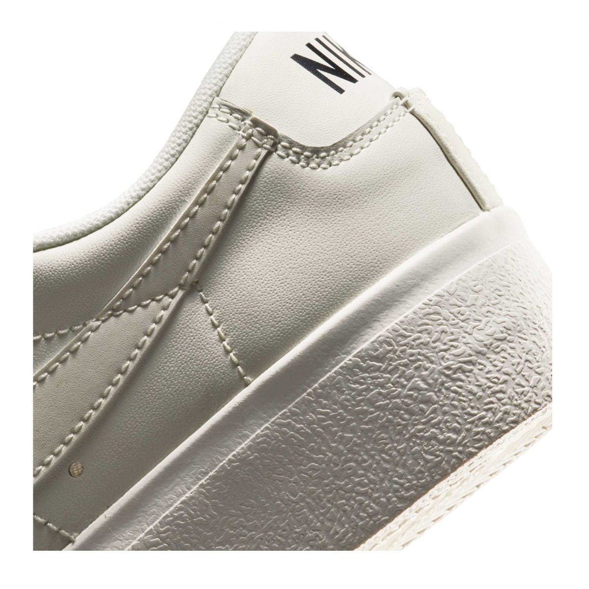 Tenis Nike Blazer Low Platform DJ0292-105