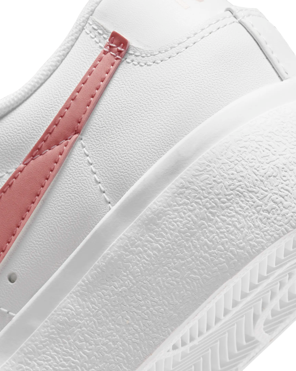 Tenis Nike Blazer Platform DJ0292-103