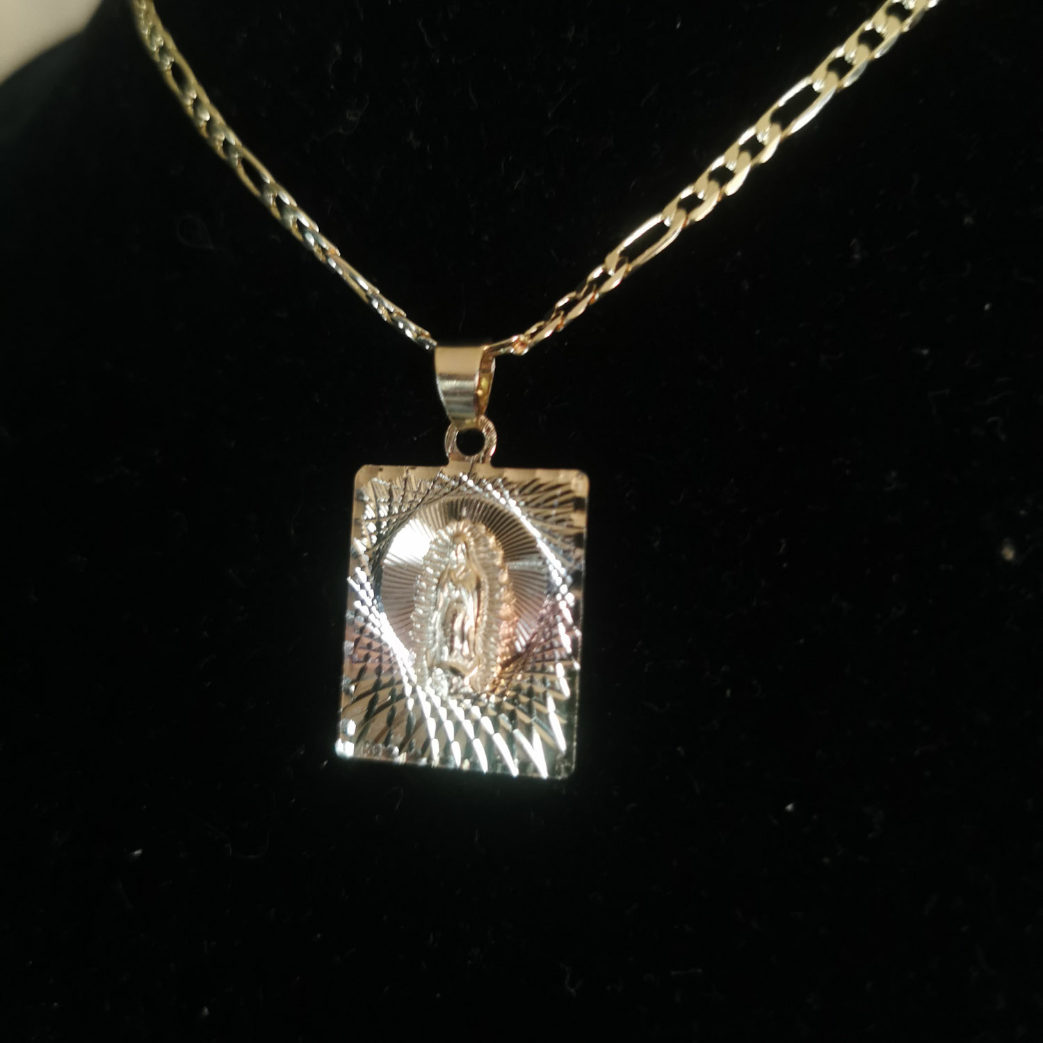 Medalla Virgen Guadalupe cuadro Cadena figaro chapa de oro de 18 K SILVER & GOLD
