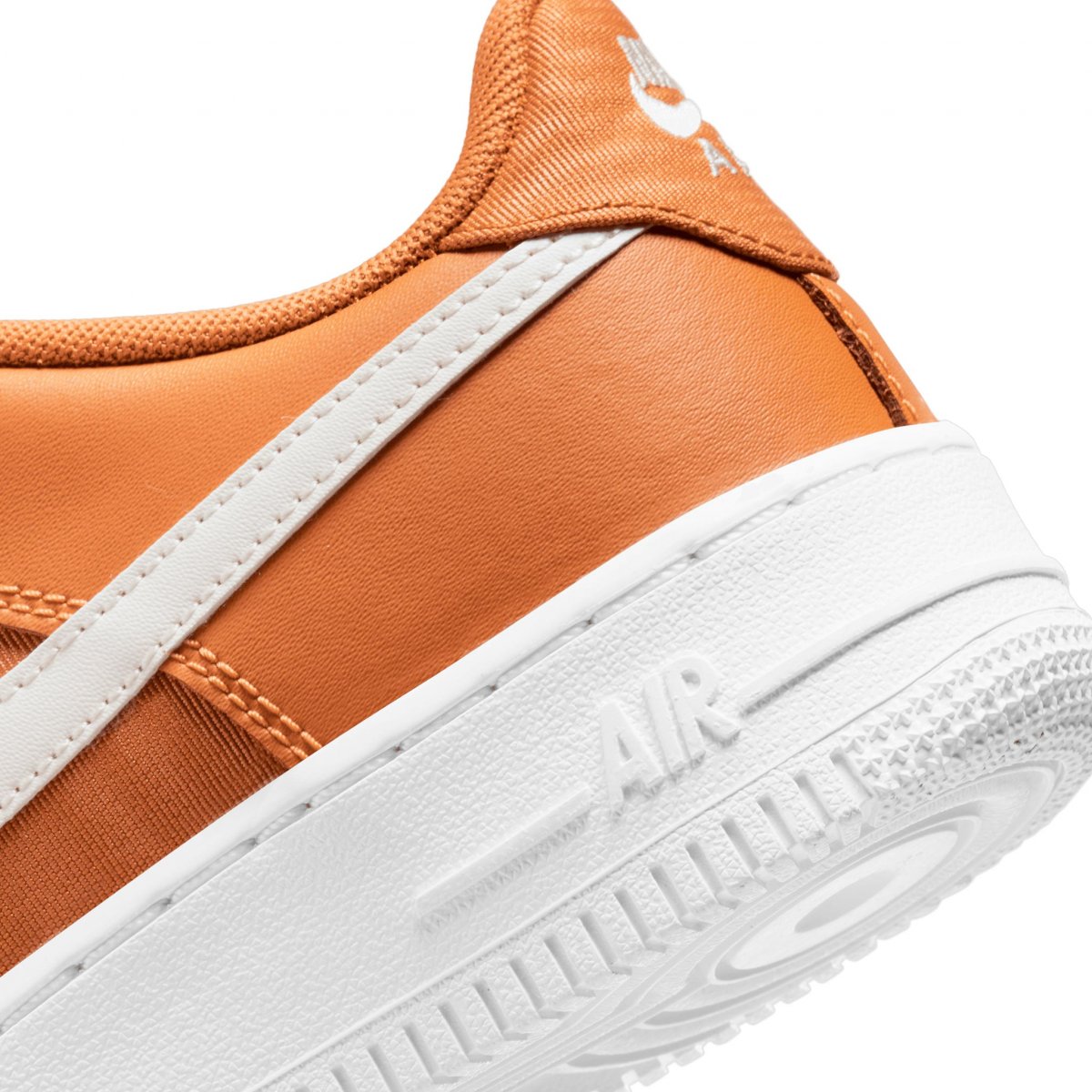 Tenis Nike Air Force 1 Lv8 2 DX1656-800