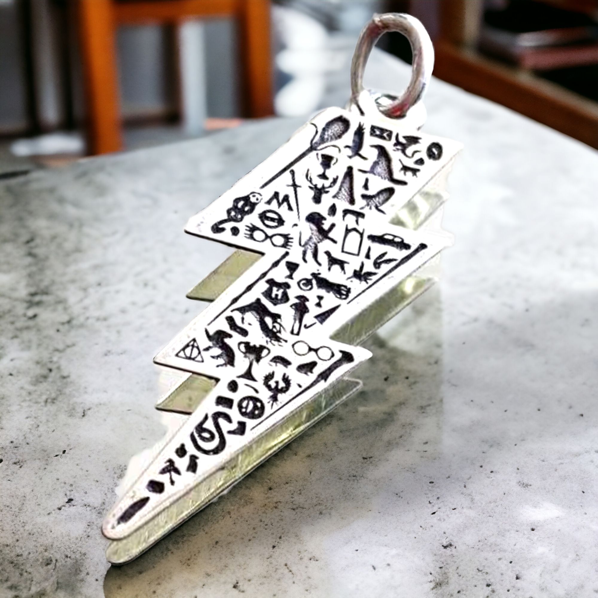 Charm o dije  de Cicatriz de Rayo de Harry Potter original