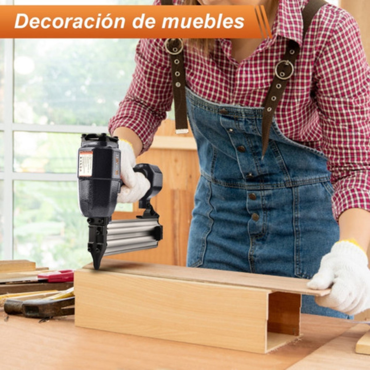 Pistola Clavadora Para Carpintería Con 2000 Clavos Negro