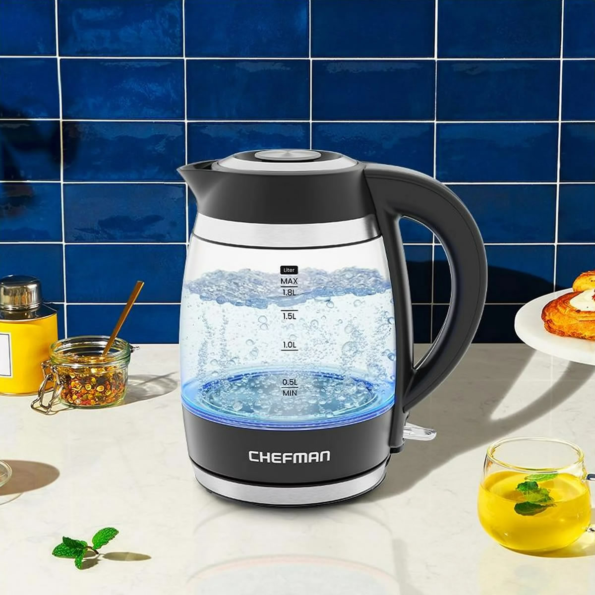 Tetera Eléctrica Chefman RJ11-18-PL Capacidad 1.8 Litros - Negro