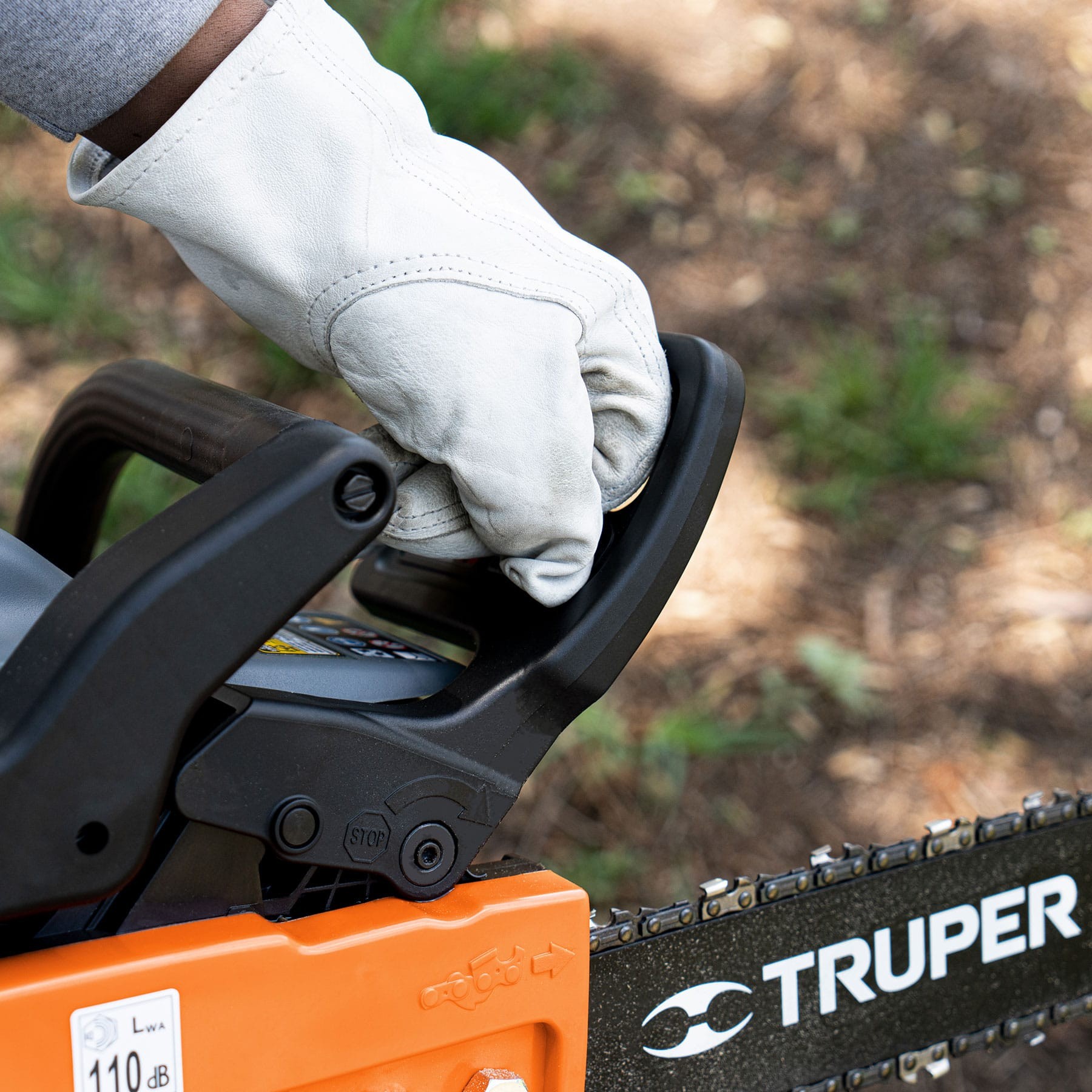 MOTOSIERRA 33 CC A GASOLINA CON BARRA DE 14", TRUPER 16615