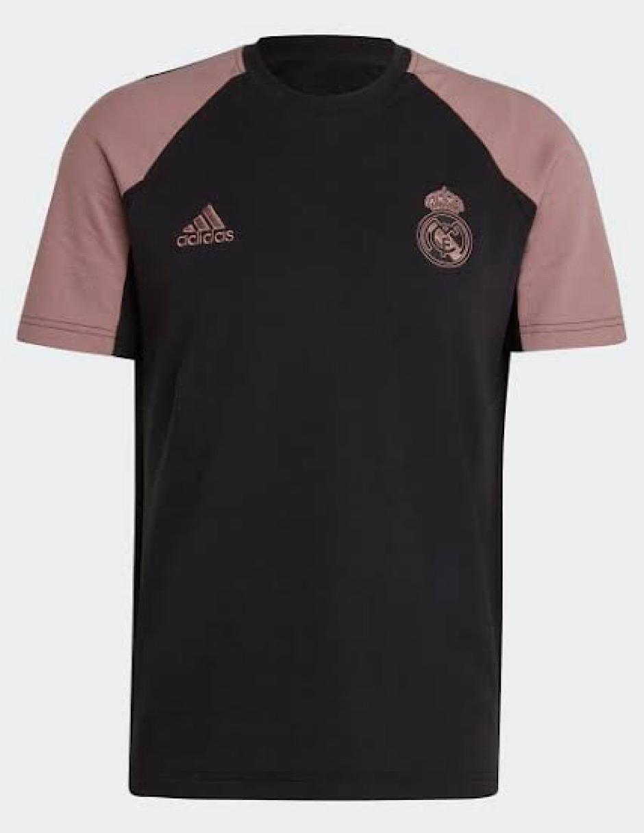 PLAYERA ADIDAS REAL MADRID  TRAVEL NEGRO CON MORADO