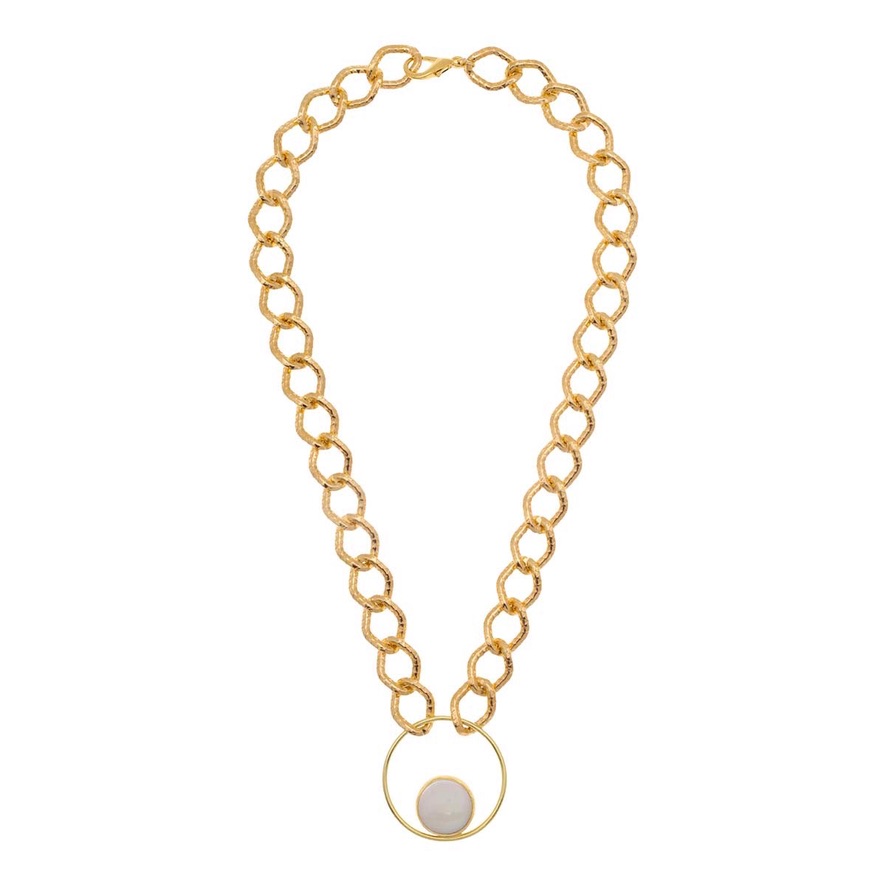 Collar de Elegancia Dorada: Cadena de Eslabones con Adorno Circular y Deslumbrante Piedra Natural Blanca