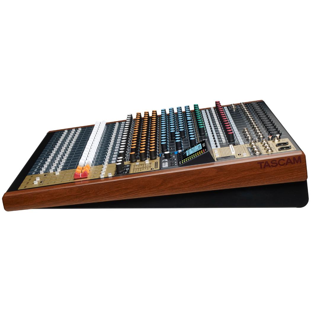 Mezcladora Pasiva TASCAM MODEL 24 Bluetooth/USB/22 Ch/MIDI