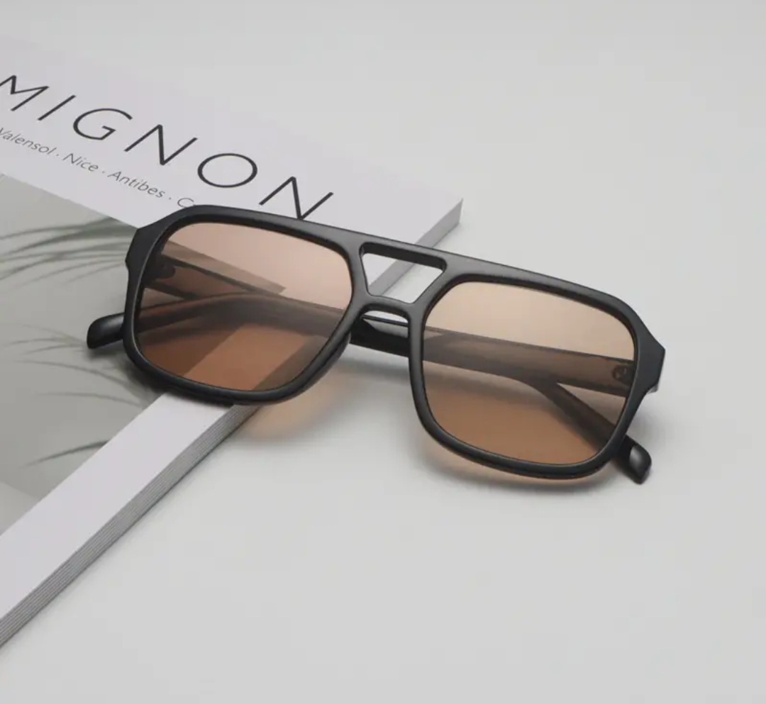 Lentes de sol Montura negra con cristales té negro rosa