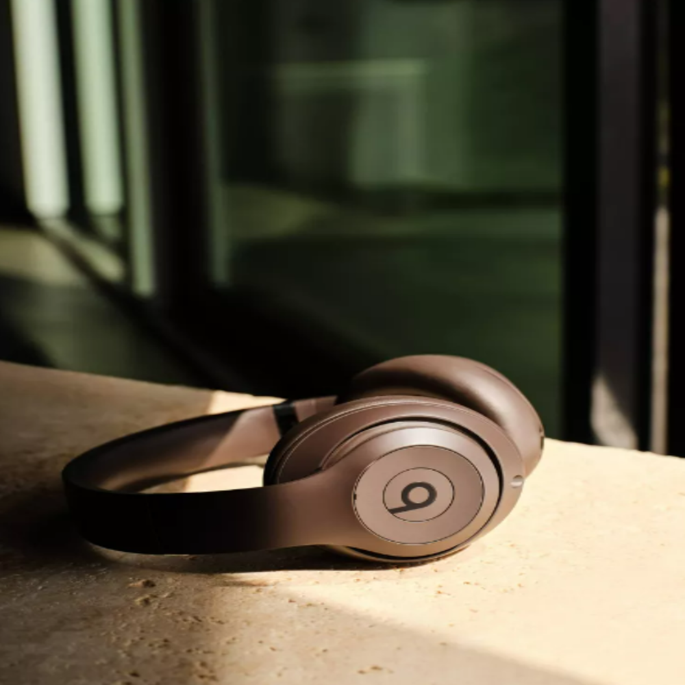 Audífonos Beats Studio Pro Café Oscuro Cancelación de Ruido
