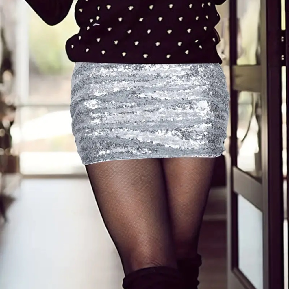 Falda Ajustada de lentejuelas.