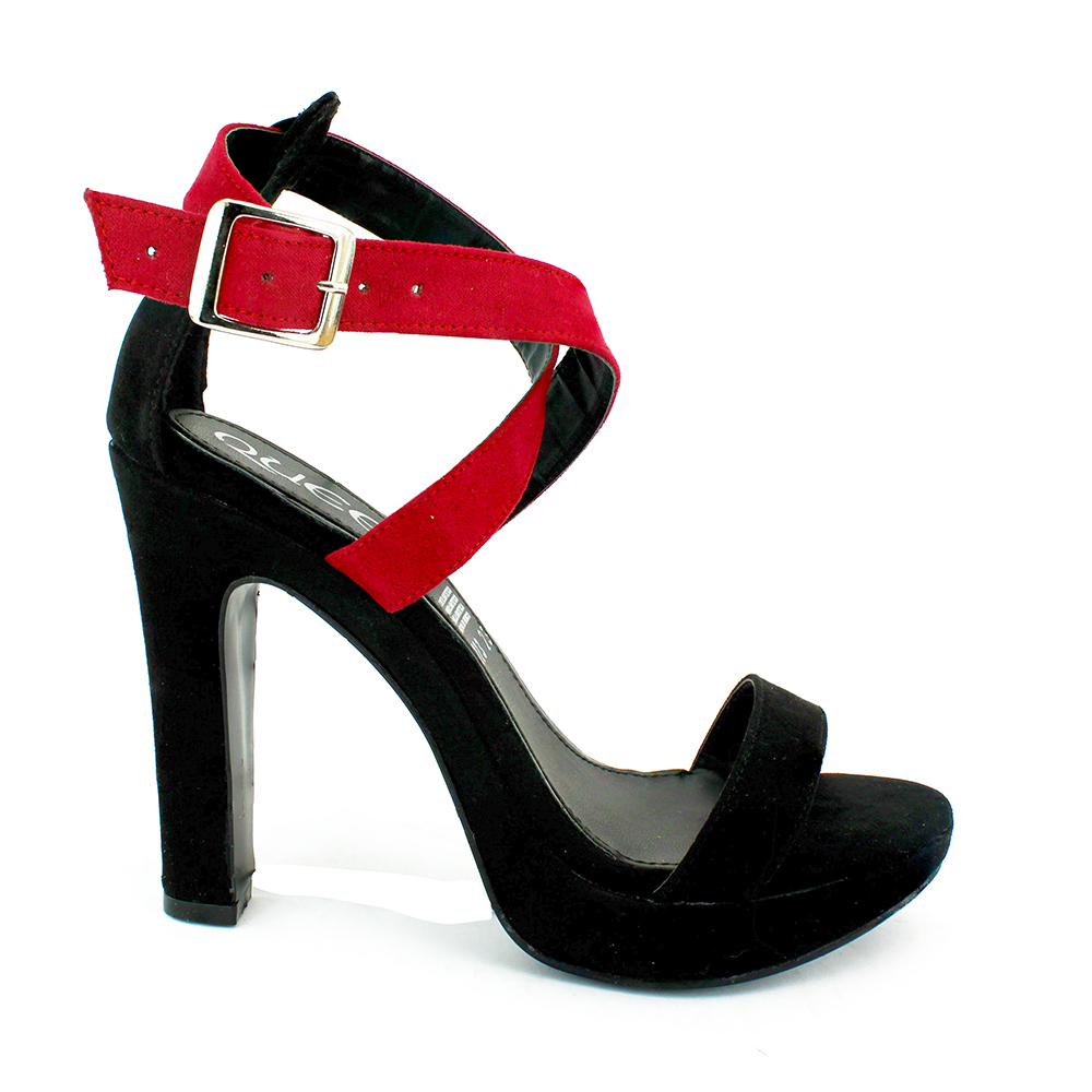 Zapatillas QUEEN Elegantes con Plataforma Media en color Negro Tiras Cruzadas En Rojas .