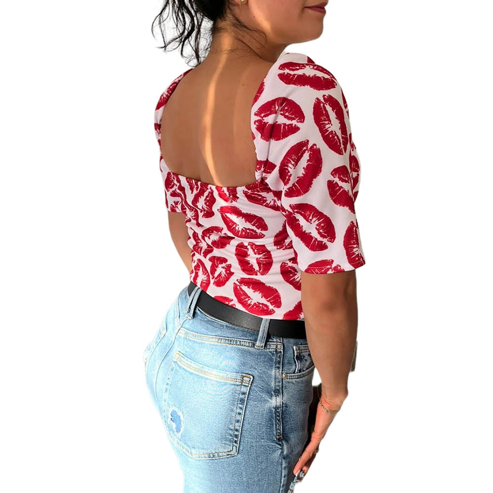 Blusa Top Unitalla San Valentín Blanca Con Besos Tipo Crop Top.