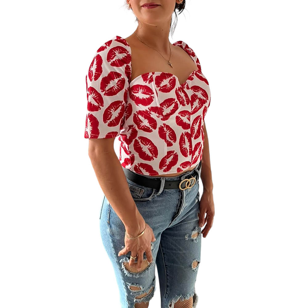 Blusa Top Unitalla San Valentín Blanca Con Besos Tipo Crop Top.