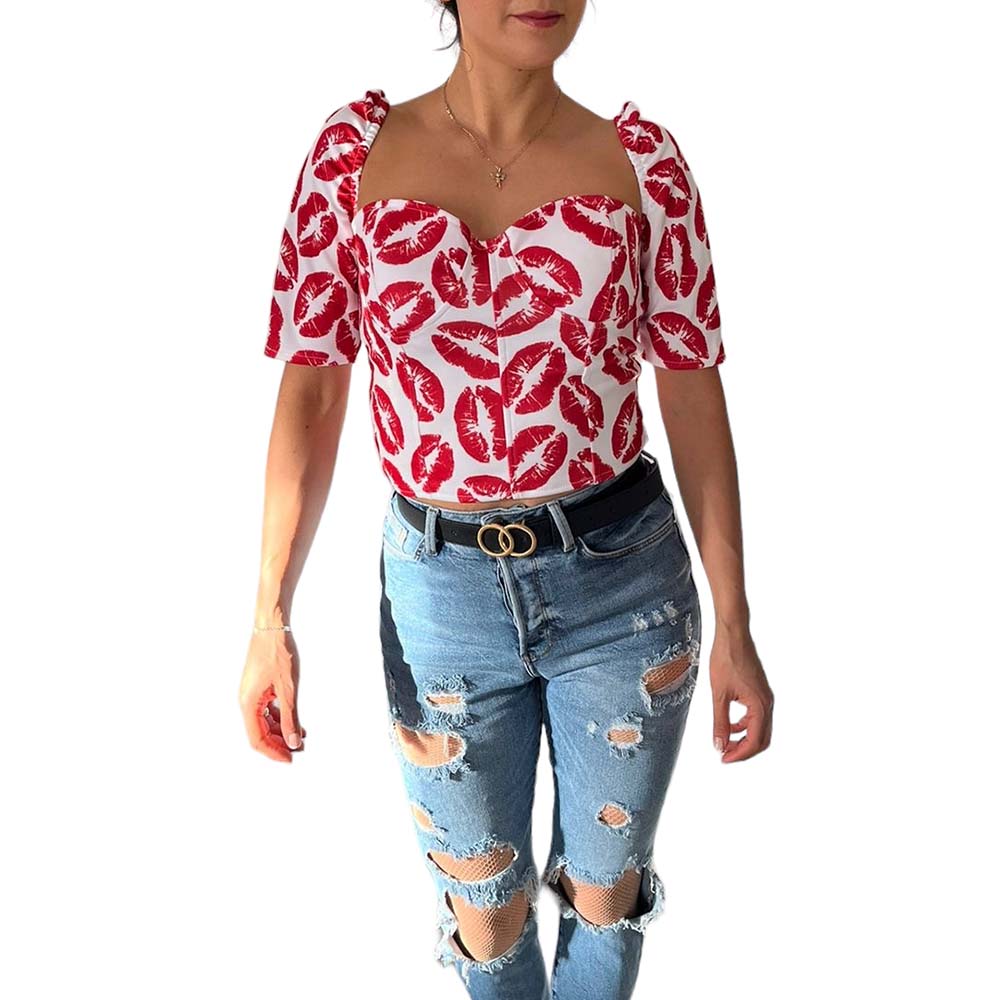 Blusa Top Unitalla San Valentín Blanca Con Besos Tipo Crop Top.