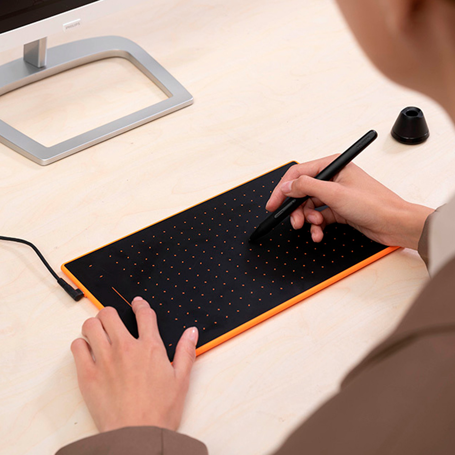 Tableta Grafica Huion RTM-500-O Naranja Alámbrico Usb-C.