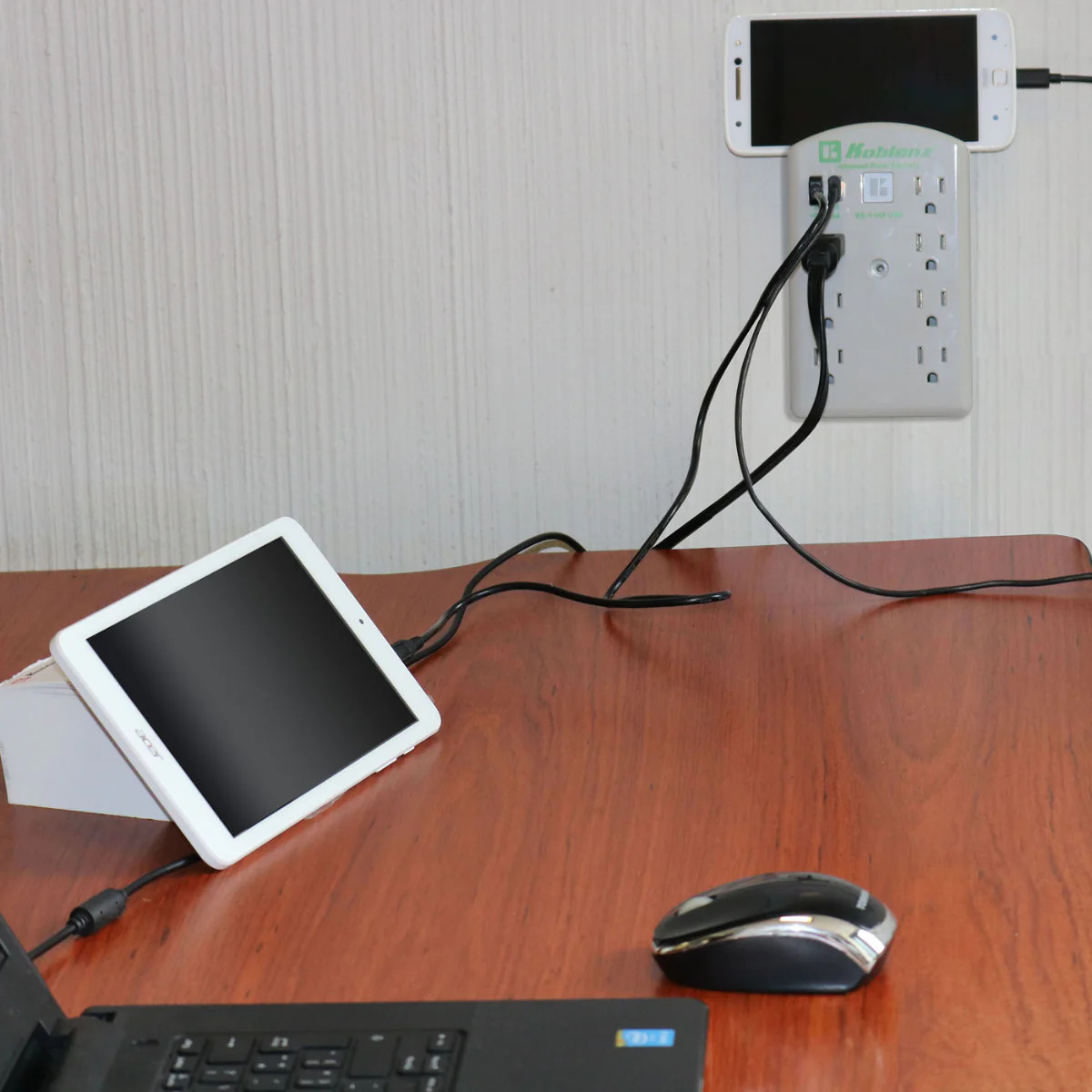 Multicontacto Supresor Picos KOBLENZ 7 contactos + USB A y C.