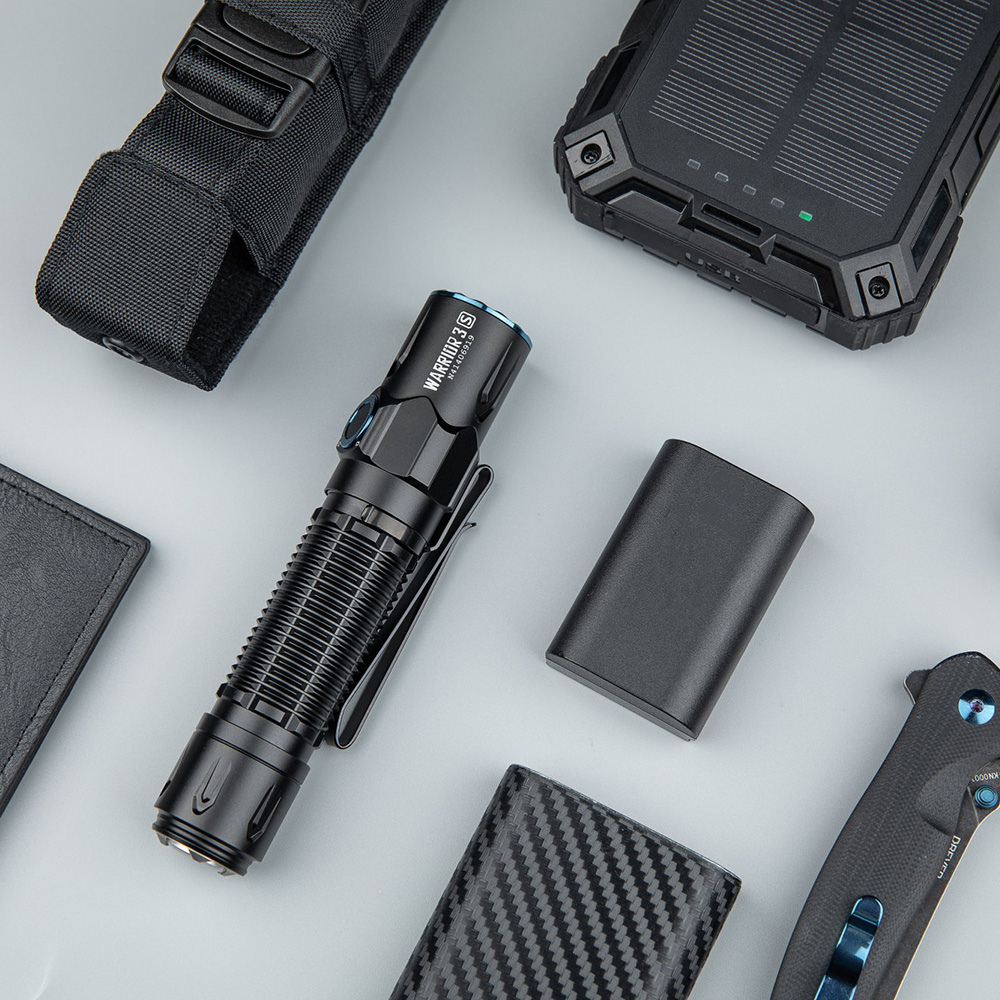 Linterna de Mano Recargable WARRIOR 3S Negra Olight