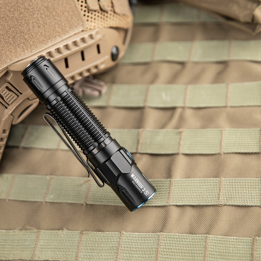 Linterna de Mano Recargable WARRIOR 3S Negra Olight