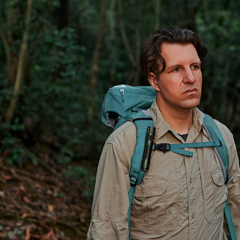 Linterna de Mano Recargable WARRIOR 3S Negra Olight