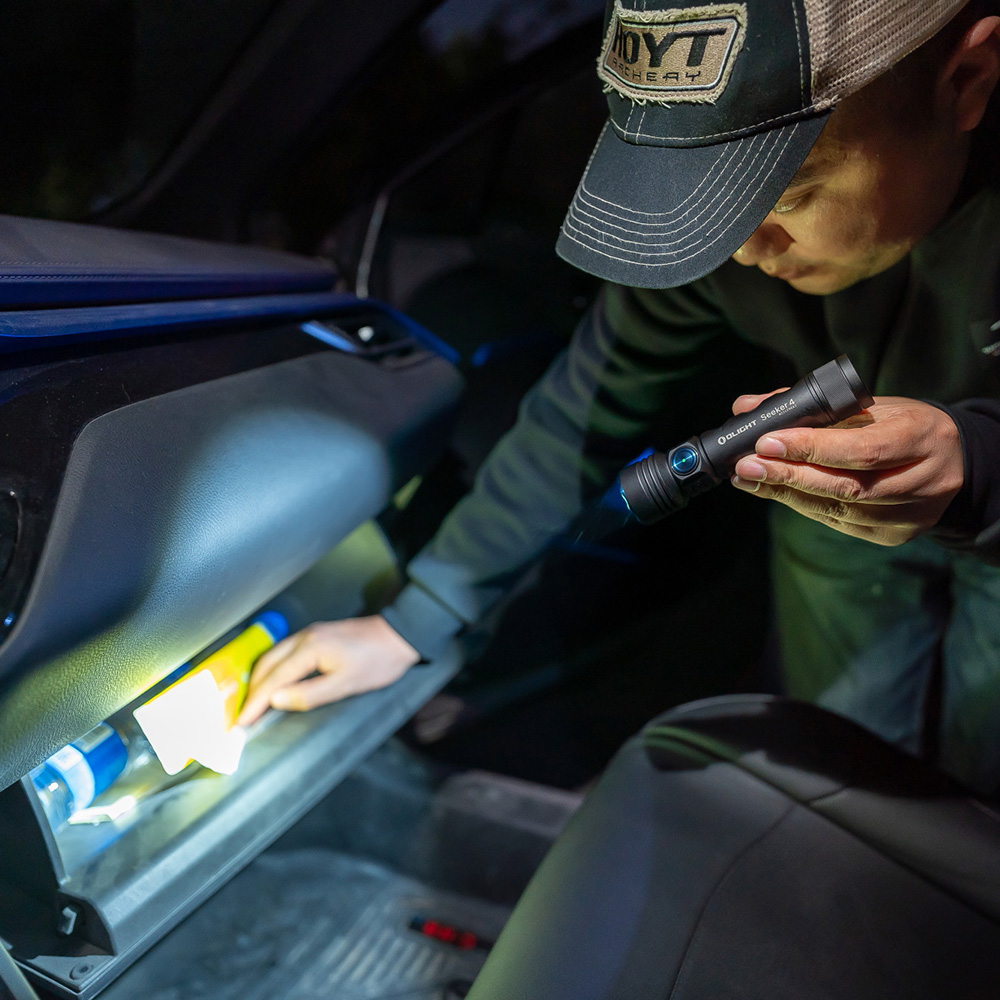 Linterna de Mano Recargable SEEKER 4 Negra Olight