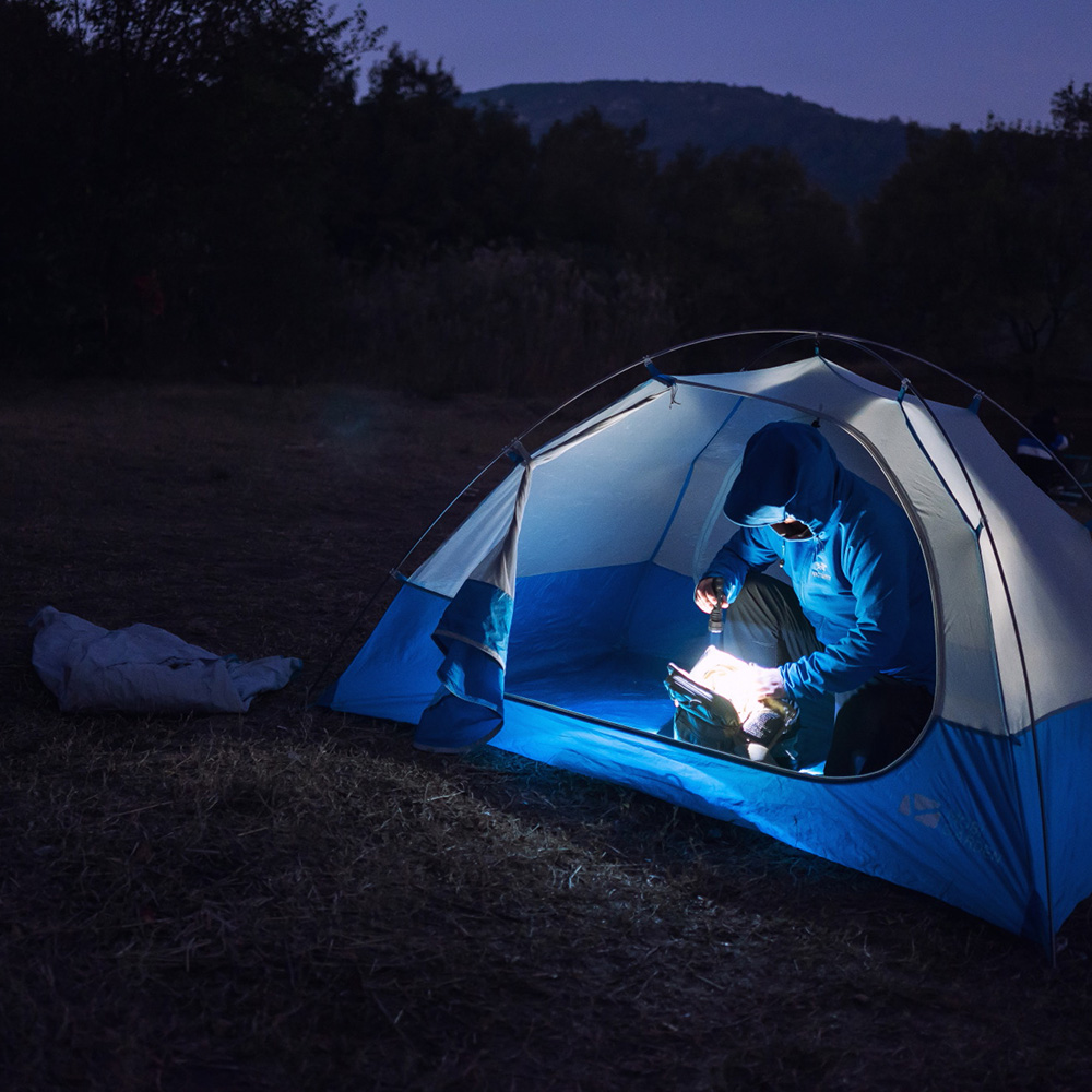 Linterna de Mano Recargable SEEKER 4 Negra Olight