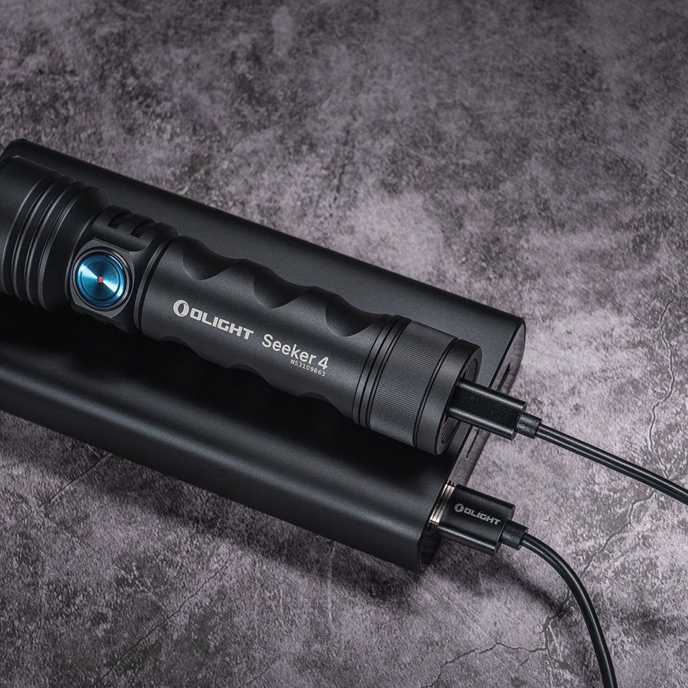 Linterna de Mano Recargable SEEKER 4 Negra Olight