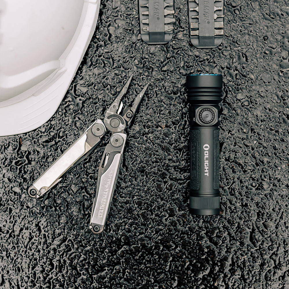 Linterna de Mano Recargable SEEKER 4 PRO Negra Olight