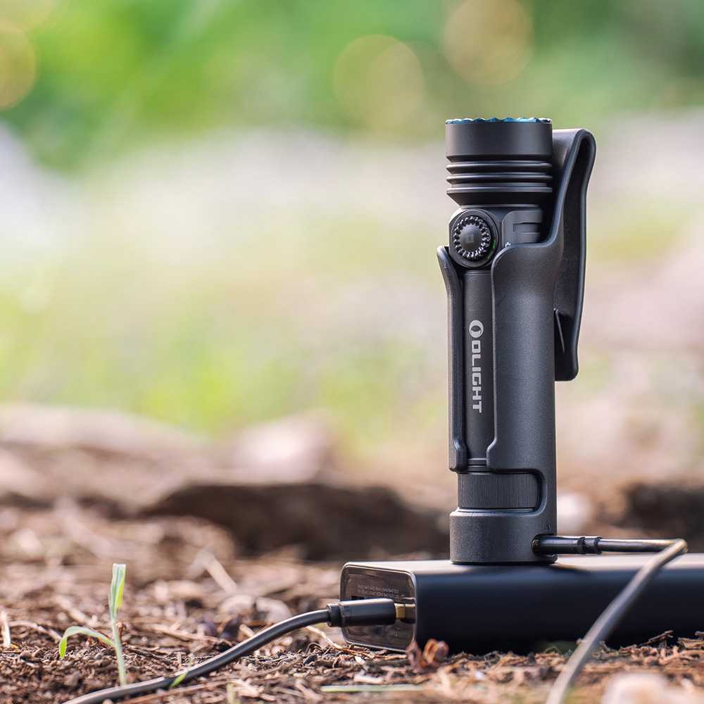 Linterna de Mano Recargable SEEKER 4 PRO Negra Olight