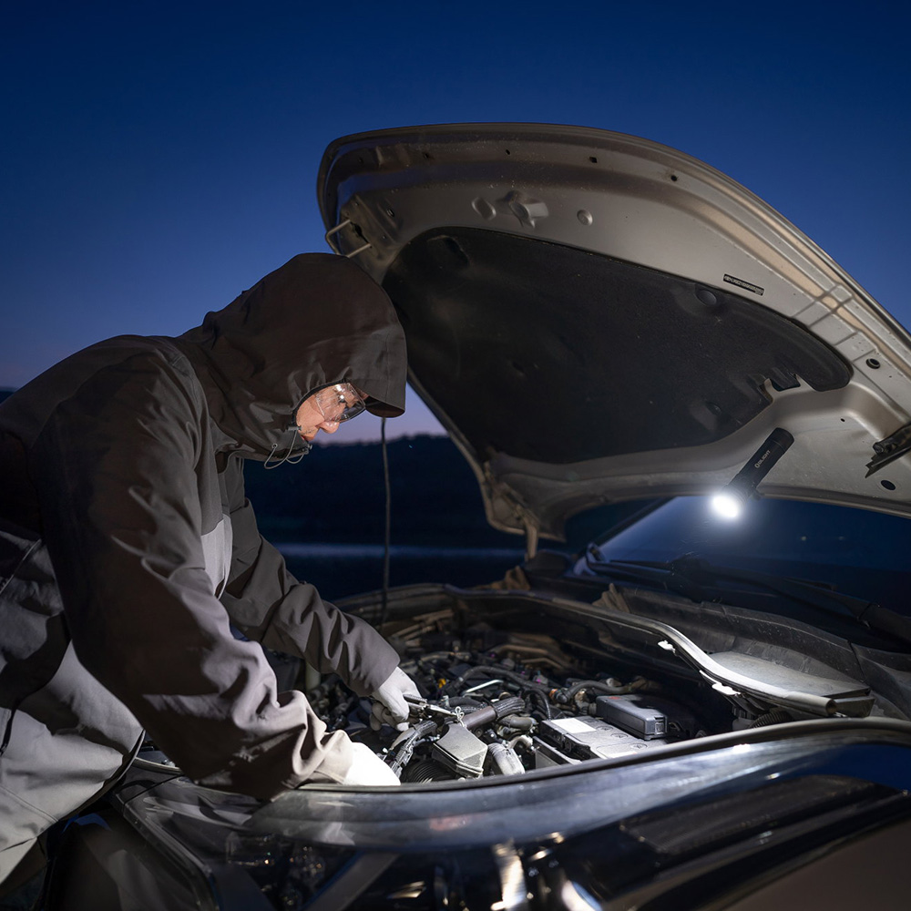 Linterna de Mano Recargable SEEKER 4 PRO Negra Olight