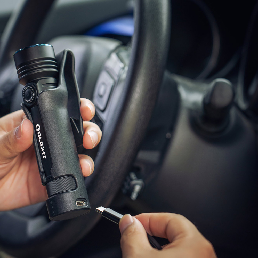 Linterna de Mano Recargable SEEKER 4 PRO Negra Olight