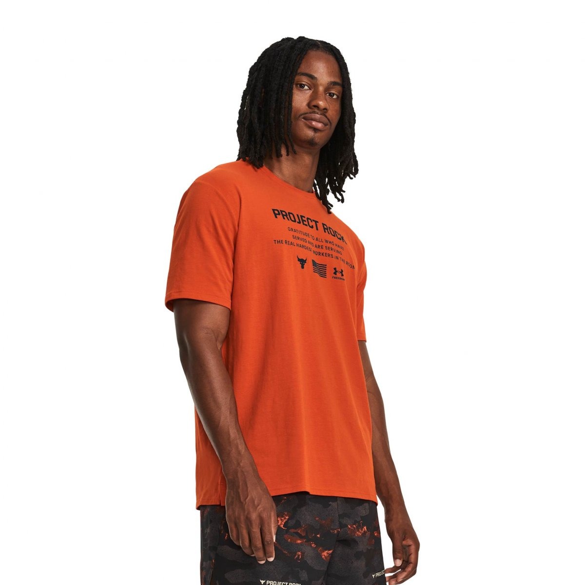 Playera Under Armour Project Rock Veterans Day.