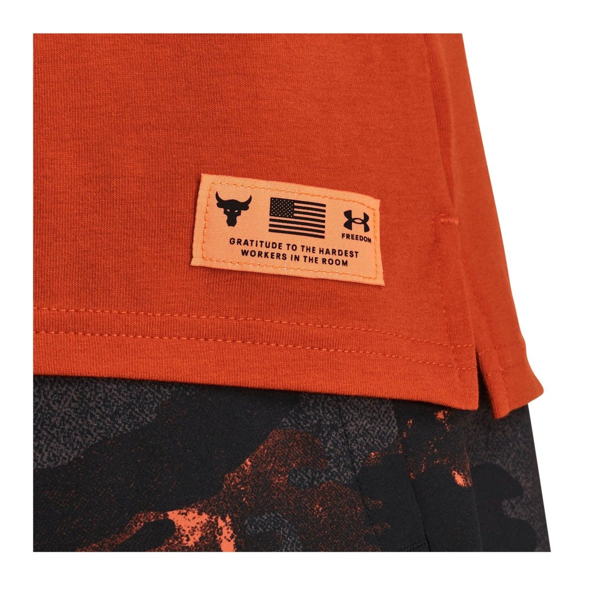 Playera Under Armour Project Rock Veterans Day.