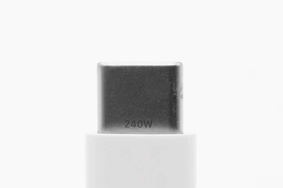 Cable de carga USB-C a USB-C de 240 W (2 m) Apple 