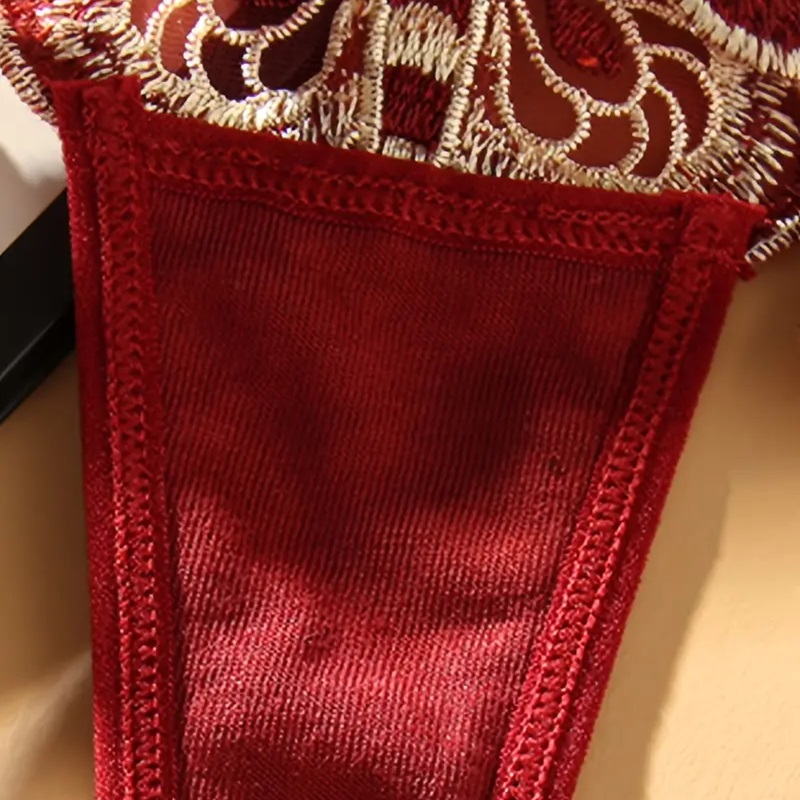 Set de tangas con bordado Mariposa