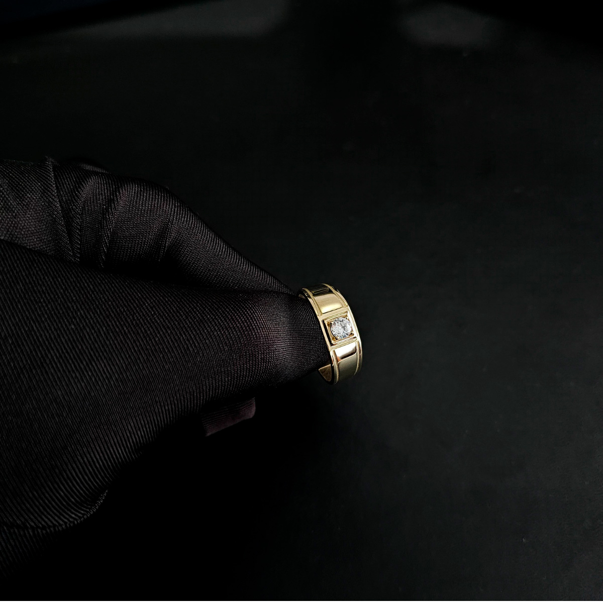 Anillo oro 10k de piedra zirconia hombre.