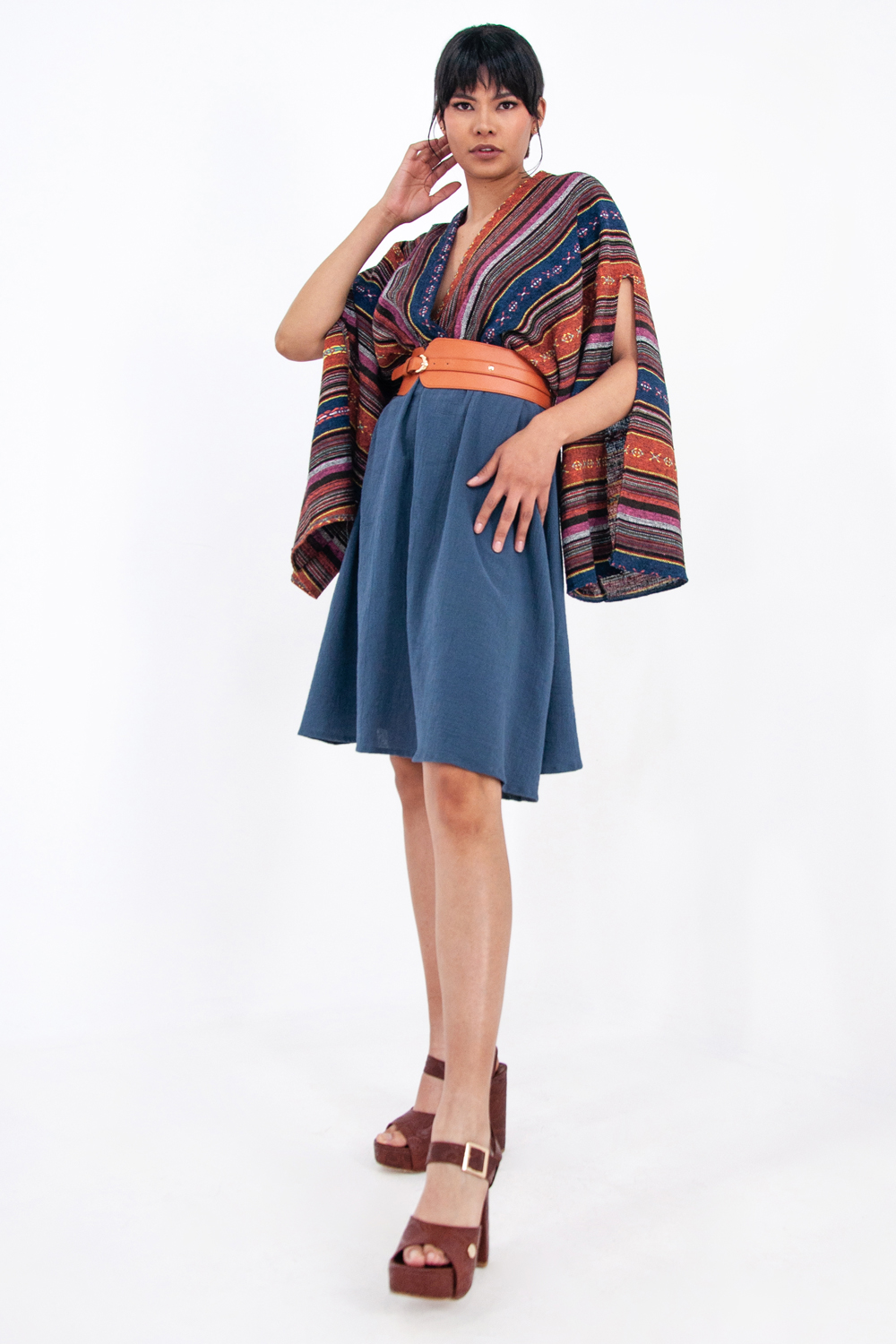 Vestido de dama A ÁNGELOZANO vestido corto con telar étnico, con cinto hebilla camel, AL-W56