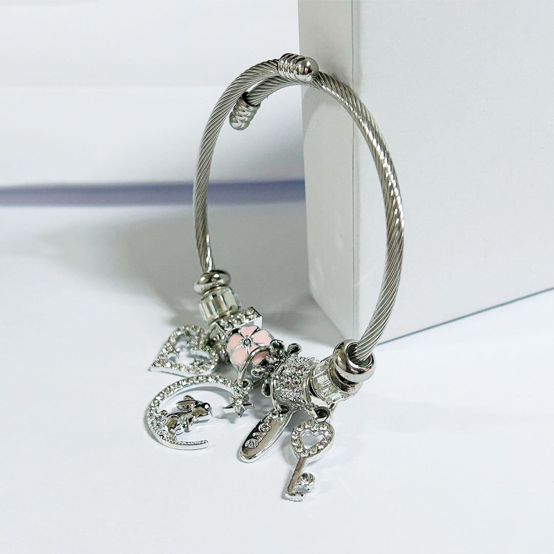 Pulsera tipo Pandora Rabbit con charms
