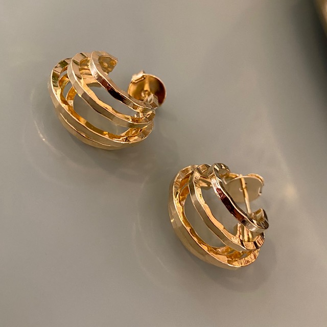 Aretes Arracadas 5 Aros- Baño de Oro 18K- Aretes dorados