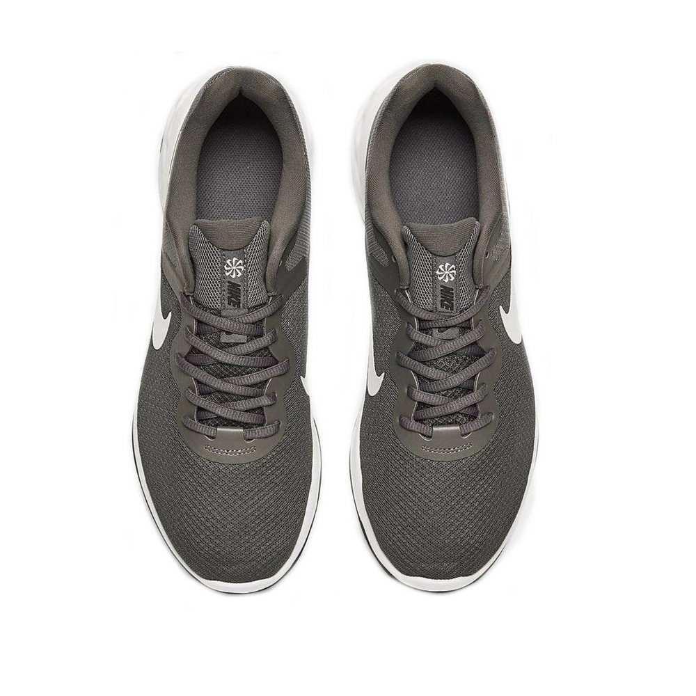 Tenis Deportivo Nike Revolution 6 NN Gris de Hombre DC3728-004.