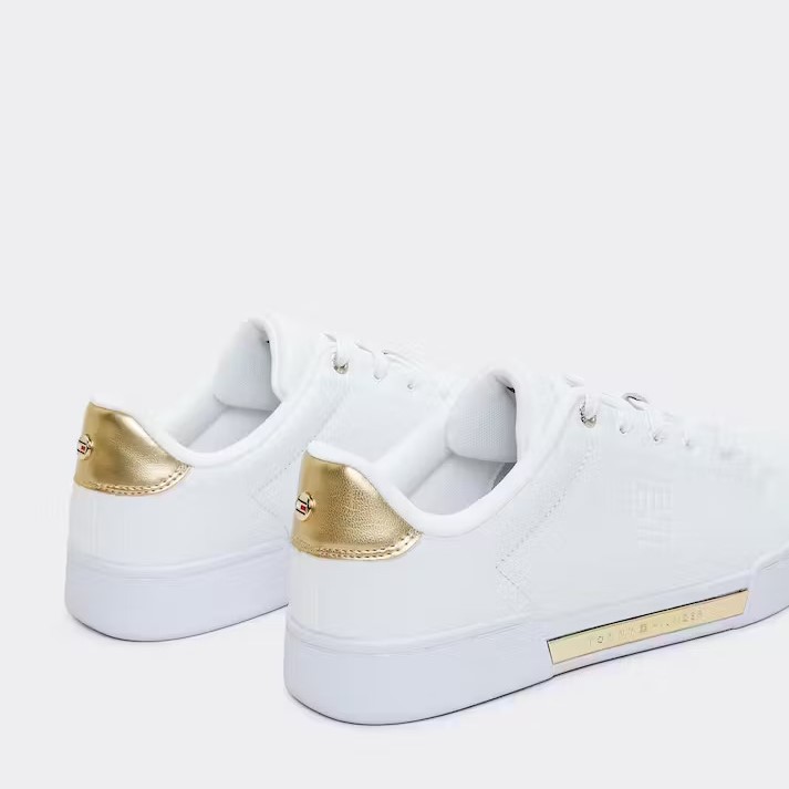 Tenis Tommy Hilfiger Deboss Blanco Dorado de Dama Original.