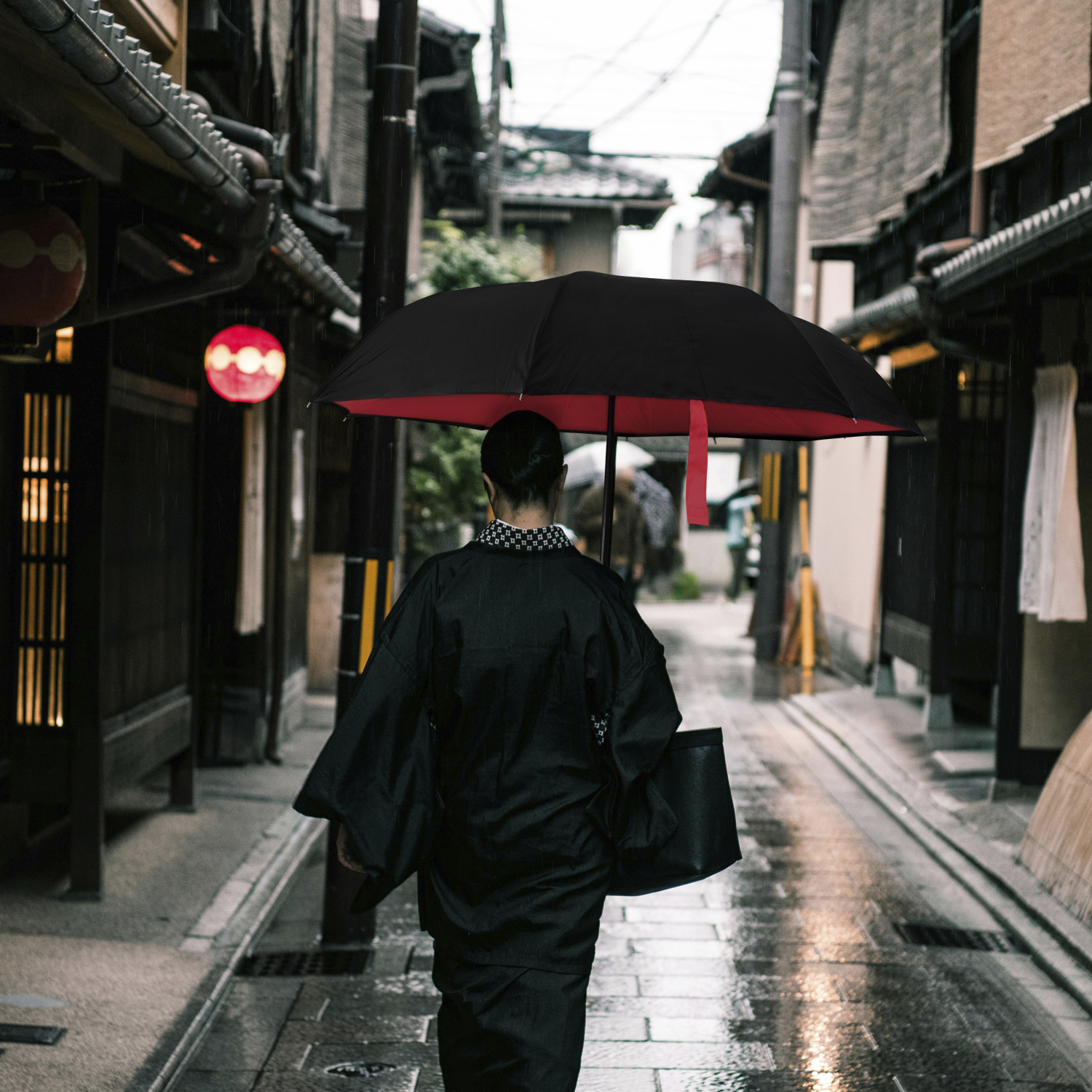 Paraguas con Diseño Invertido Negro / Rojo 