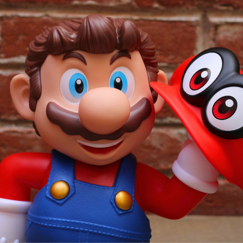 Figura de Colección Mario Odyssey 39cm, Super M Gorra Etatuilla de Personaje de Videojuegos, Muñeco Gigante Decoración Ideal para Regalo, Juguetes para Niños de PVC Reforzado Calidad