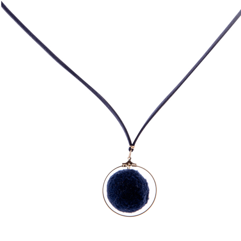 Collar Pompón Azul Marino, Elaborado A Mano De Forma Artesanal, Gabriela Nuñez Diseñadora Mexicana