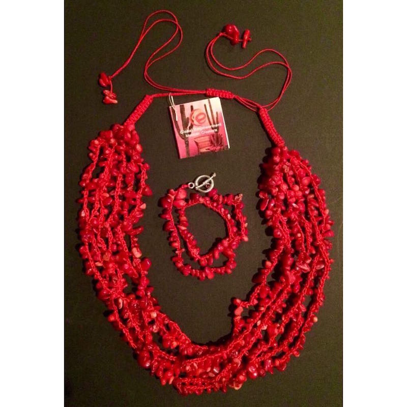 Collar Tejidoo A Mano Con Coral