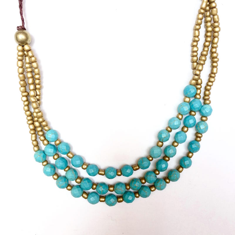 Collar Hecho A Mano De Howlita Azul y Chakira Dorada