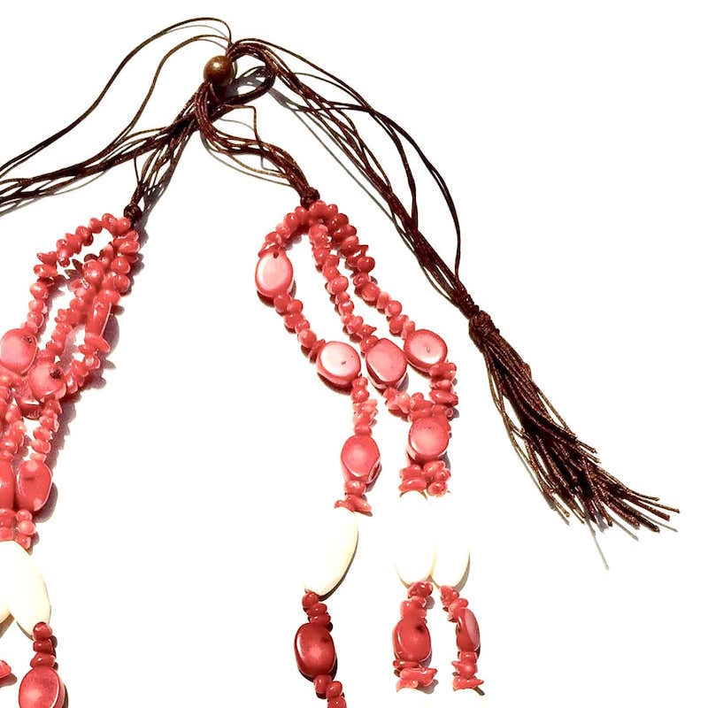Collar Hecho A Mano De Coral Con Hueso