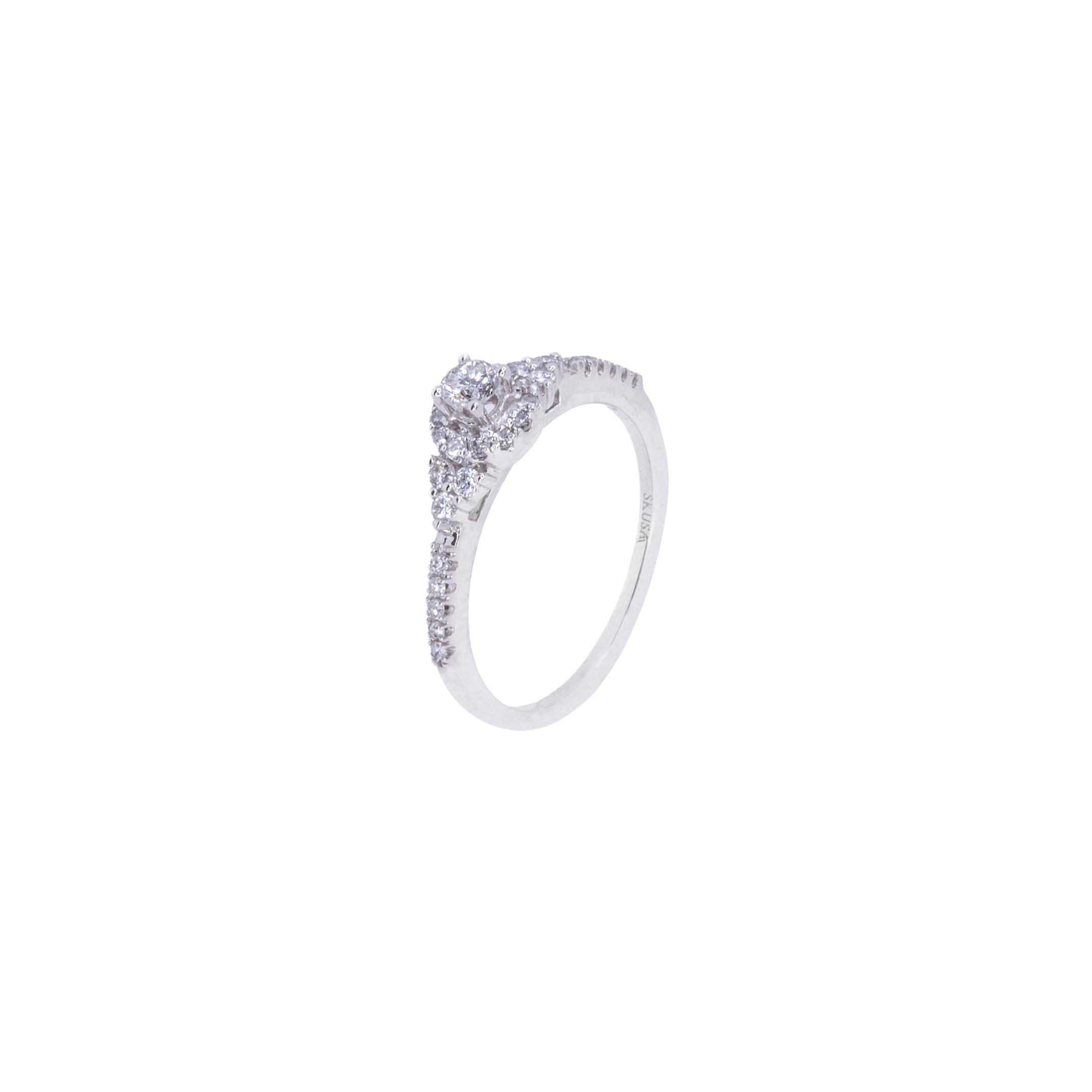 Anillo con Diamantes 30 Puntos Oro Blanco 10 Kilates.